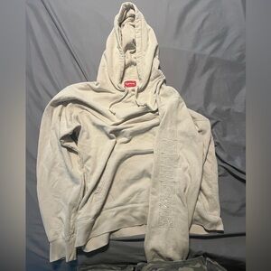 Supreme sleeve embroidery cream